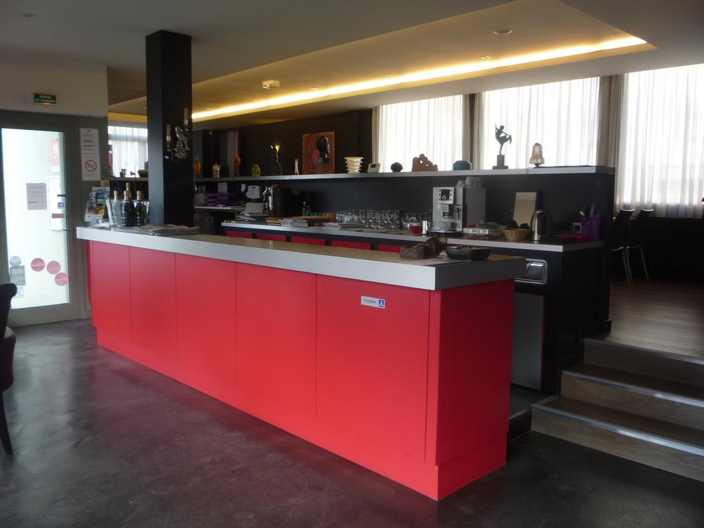 Hotel De La Plage 2*